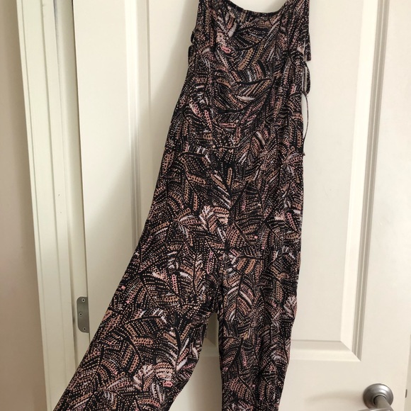 Urban Outfitters Strappy Printed Jumpsuit - Picture 2 of 3